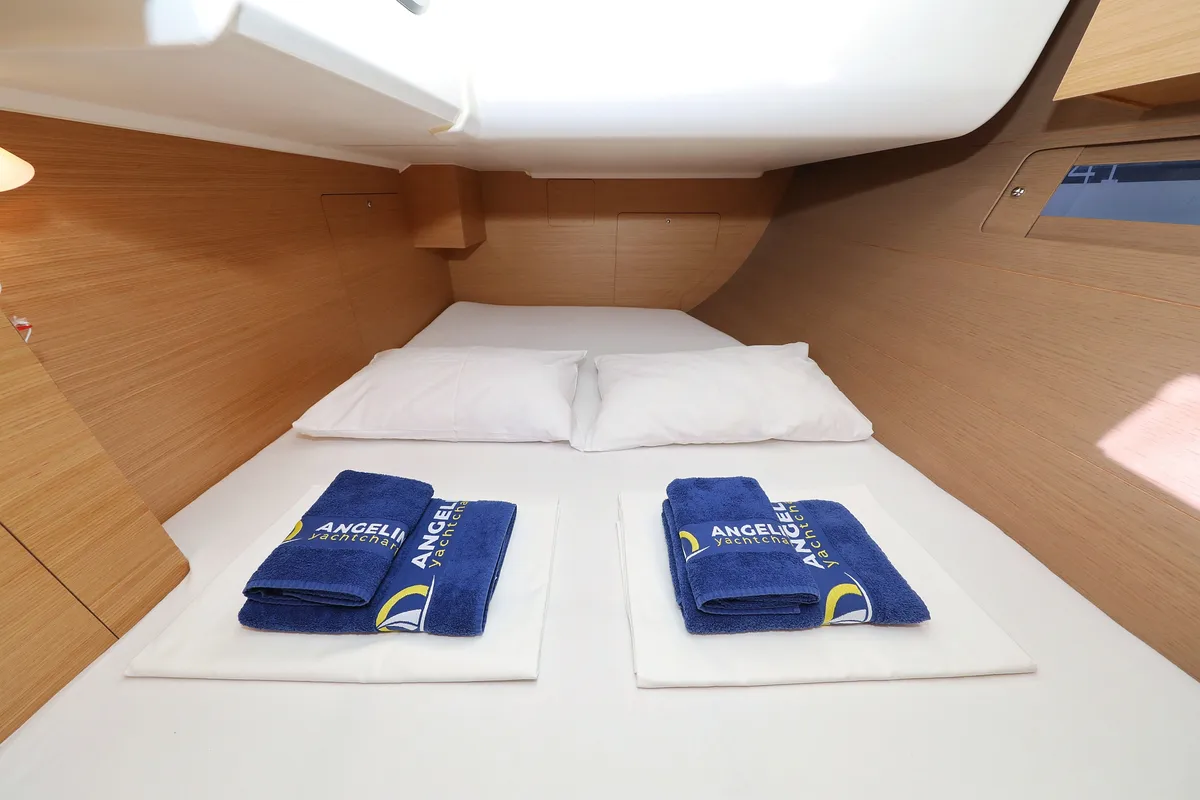 Cabin on 3 Friends, a Dufour 412 GL sailboat at Primošten, Croatia