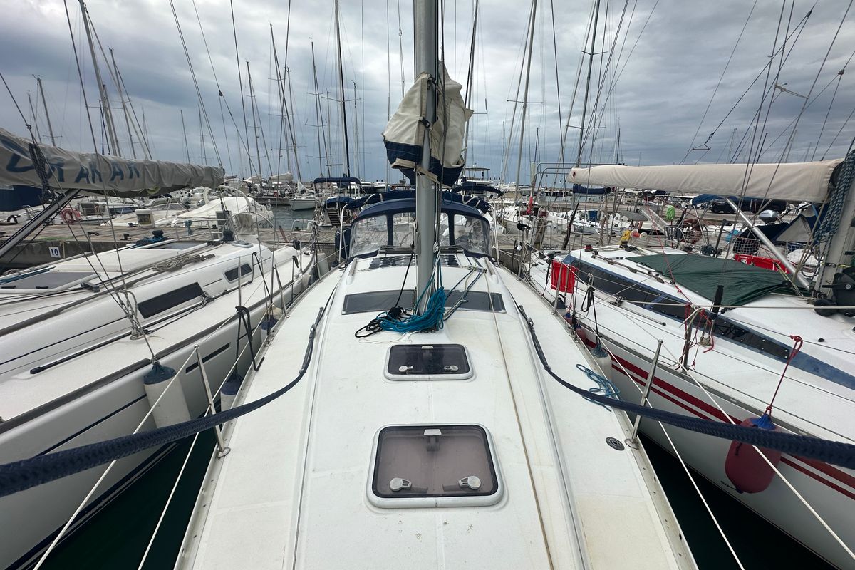 Deck of Cassiopea, a Beneteau Oceanis 323 sailboat at Punta Ala, Italy