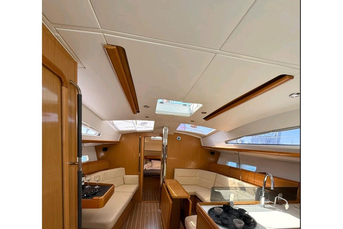 Salon of FREYA, a Jeanneau Sun Odyssey 42DS sailboat at Volos Municipality, Greece