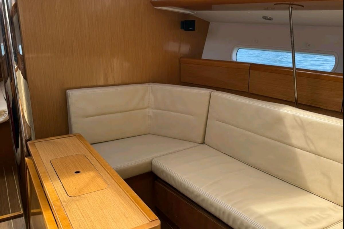 Salon of FREYA, a Jeanneau Sun Odyssey 42DS sailboat at Volos Municipality, Greece