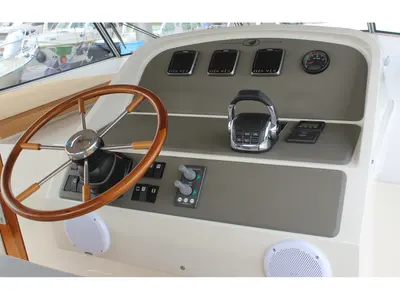 Cockpit of Katharina, a Linssen Grand Sturdy 40.9 AC other at Kinrooi, Belgium