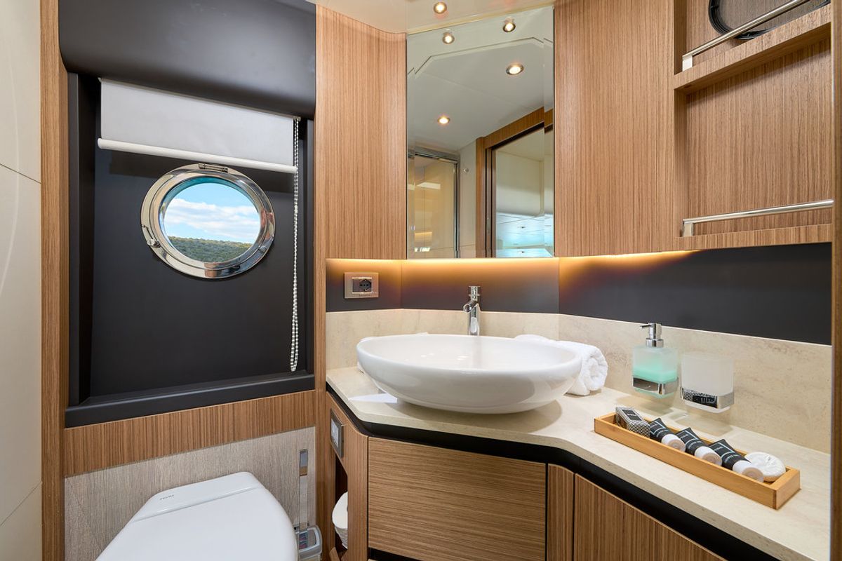 Head on Viva La Vida, a Absolute Yachts Absolute 50 Fly yacht at Podstrana - Miljevac, Croatia