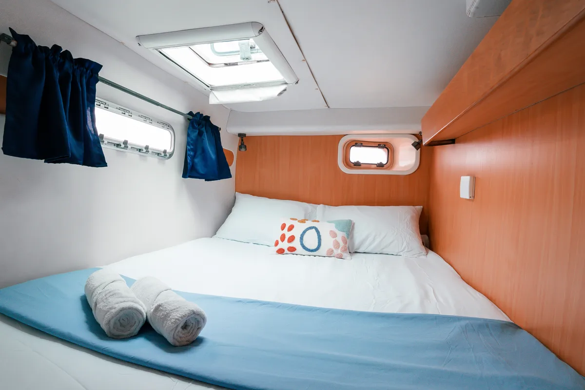 Cabin on One Love, a Leopard 40 catamaran at San Blas, Panama