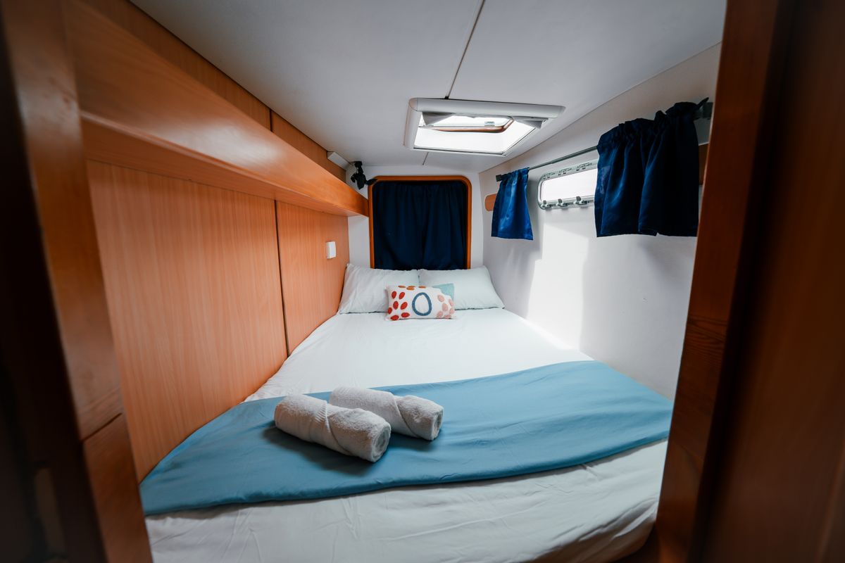Cabin on One Love, a Leopard 40 catamaran at San Blas, Panama