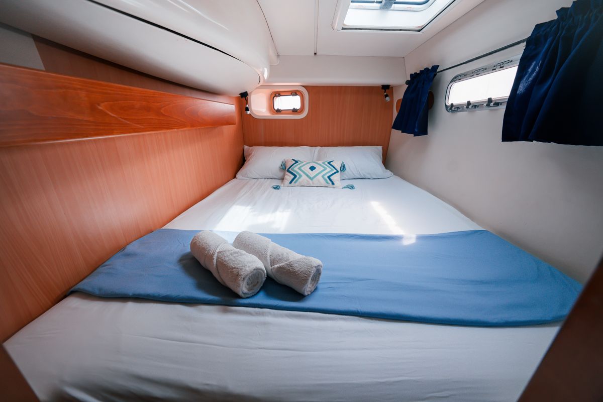 Cabin on One Love, a Leopard 40 catamaran at San Blas, Panama