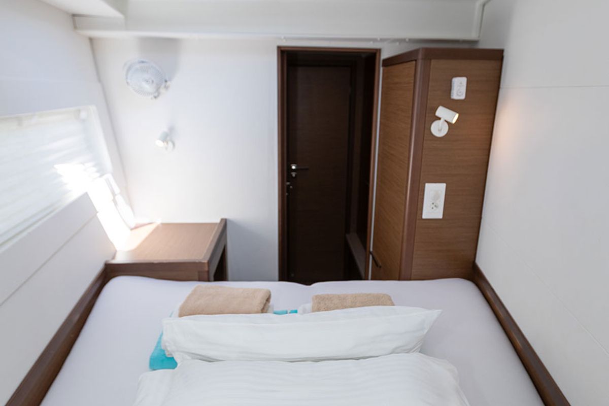 Cabin on Monarch 2020, a Lagoon 40 catamaran at Primošten, Croatia