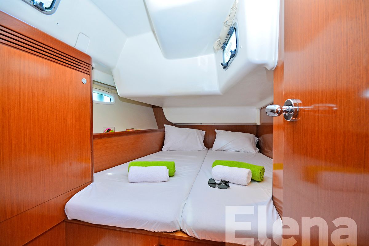 Cabin on Elena, a Beneteau Oceanis 43 sailboat at Athens, Greece