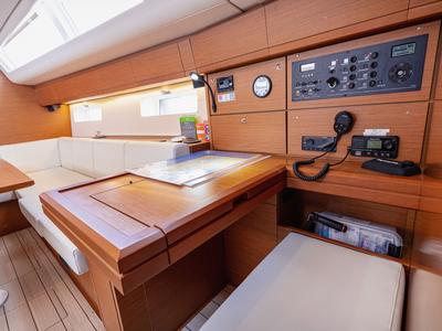 Salon of Il Gatto, a Jeanneau 54 sailboat at Grad Kaštela, Croatia