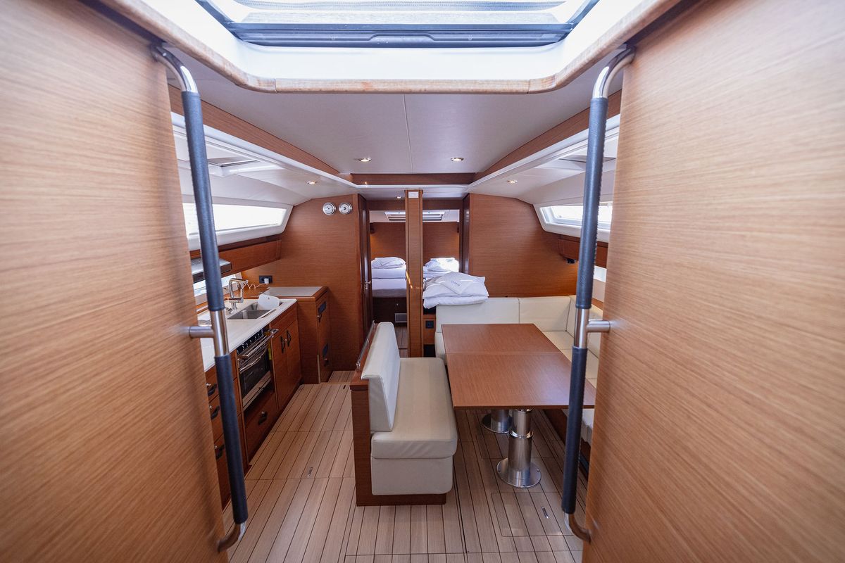Salon of Il Gatto, a Jeanneau 54 sailboat at Grad Kaštela, Croatia