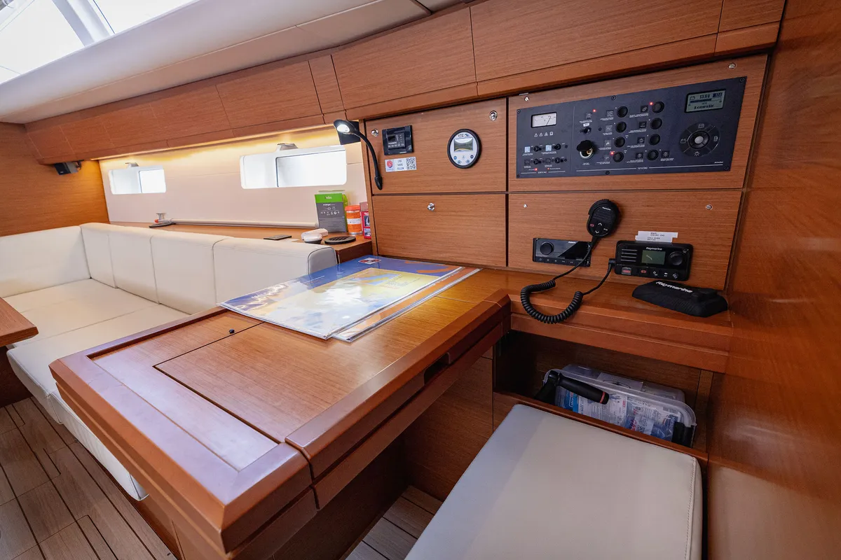 Salon of Il Gatto, a Jeanneau 54 sailboat at Grad Kaštela, Croatia