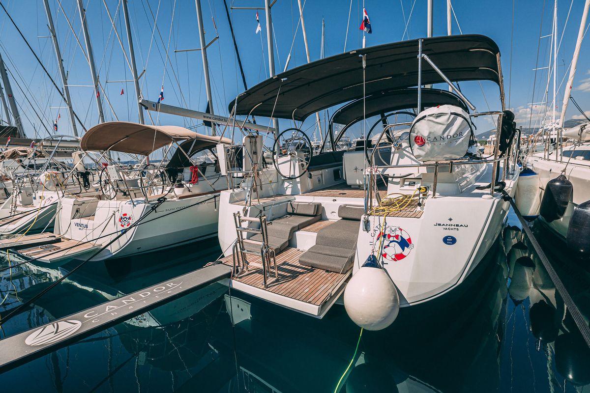 Exterior view of Il Gatto, a Jeanneau 54 sailboat at Grad Kaštela, Croatia