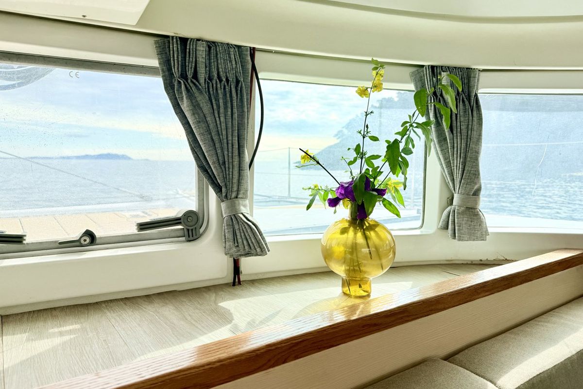 Salon of Sabine, a Lagoon 570 catamaran at La Ciotat, France