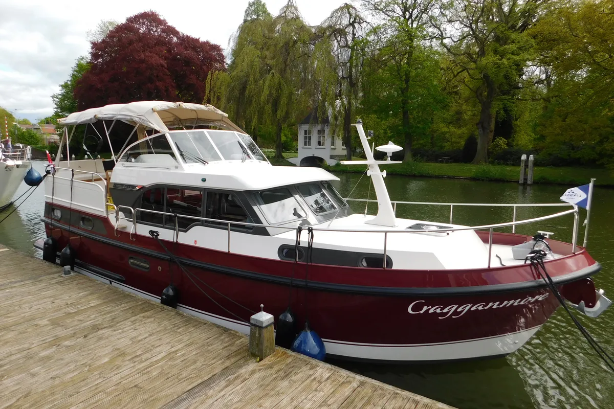Exterior view of Cragganmore, a Linssen 35 SL motorboat at IJsselstein, Netherlands