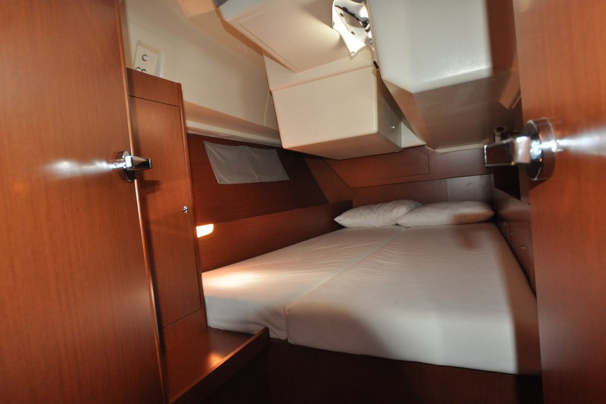 Cabin on Dragut S, a Beneteau Oceanis 41.1 sailboat at Bodrum, Turkey