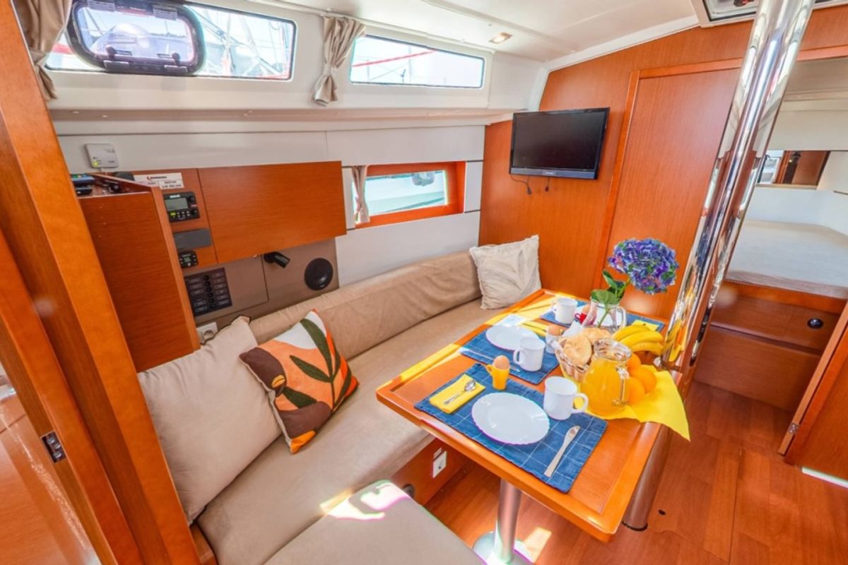 Salon of Sailor Jupiter, a Beneteau Oceanis 38.1 sailboat at Općina Medulin, Croatia
