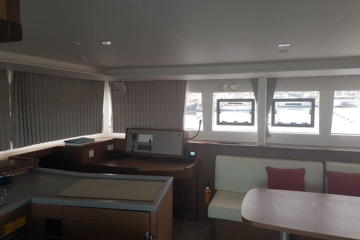 Salon of Fo's, a Lagoon 450 F catamaran at Agios Stefanos, Greece
