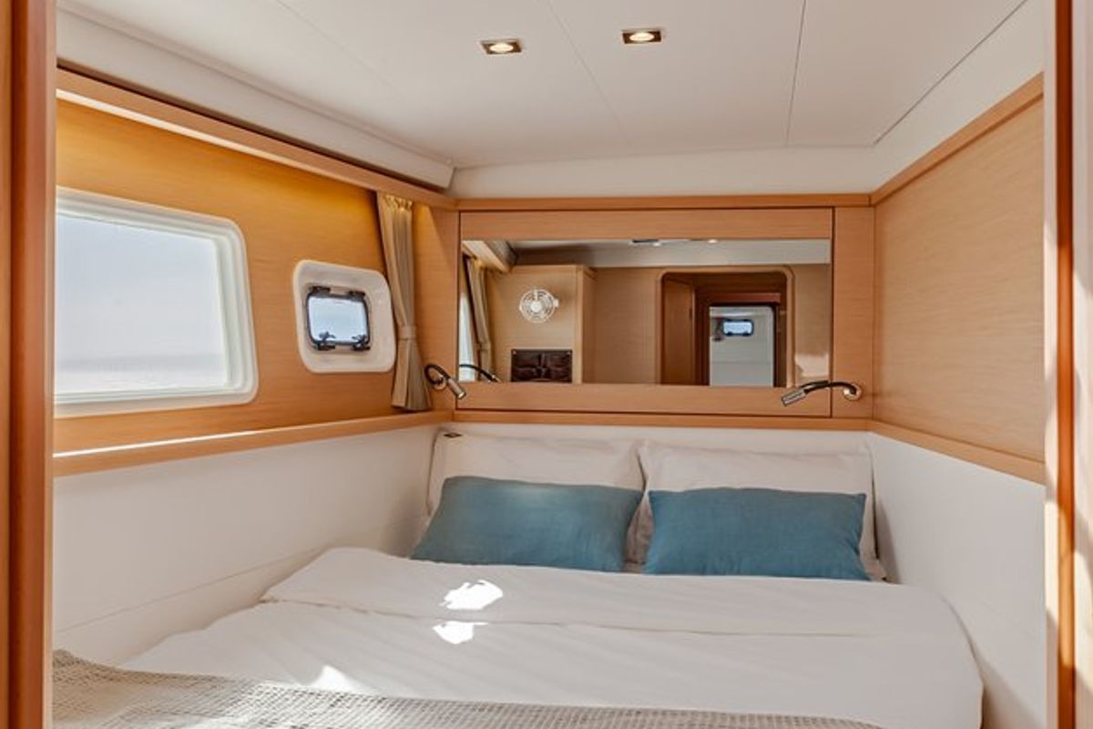 Cabin on Fo's, a Lagoon 450 F catamaran at Agios Stefanos, Greece