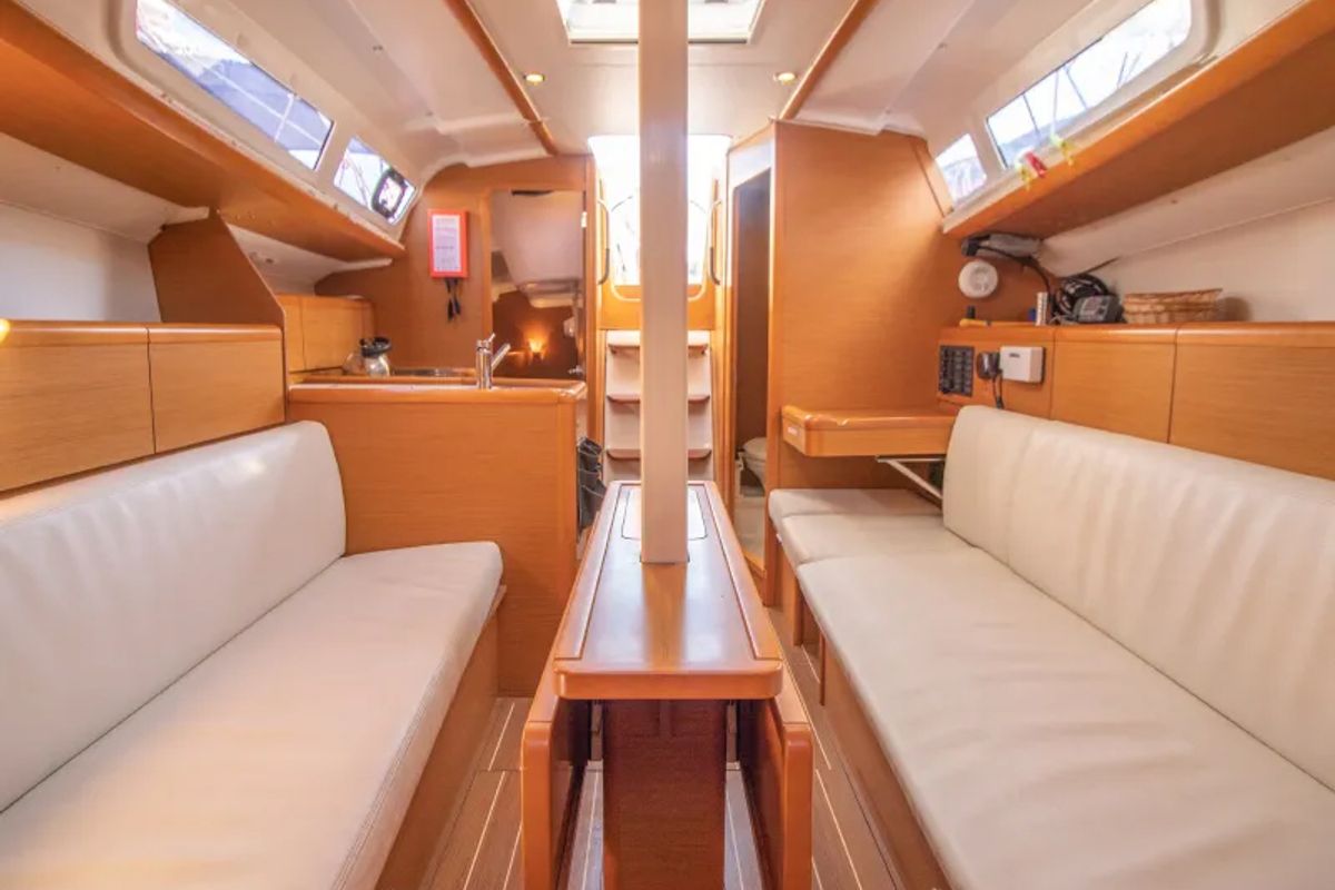 Salon of Eleni, a Jeanneau Sun Odyssey 33i sailboat at Pylaros Municipal Unit, Greece
