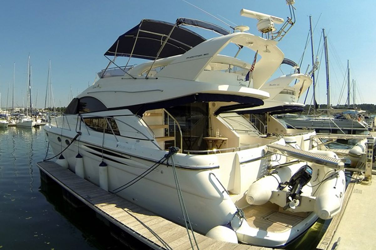Exterior view of Luna IV, a Fairline Boats Fairline Phantom 50 yacht at Grad Šibenik, Croatia