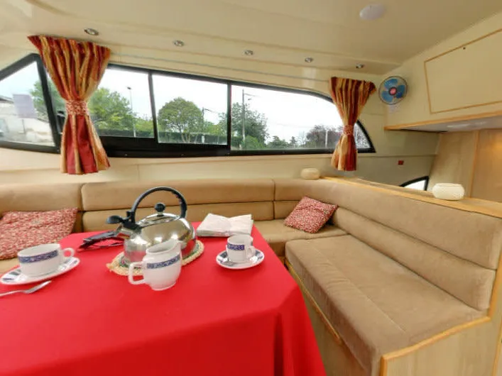 Salon of Mystique - Comfort Plus 14, a Cygnet Mystique motorboat at Jarnac, France