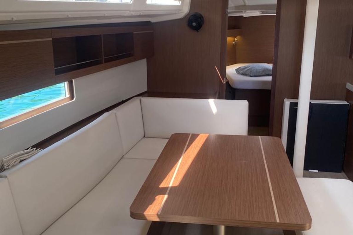Salon of Kiki, a Beneteau Oceanis 40.1 sailboat at Općina Rogoznica, Croatia