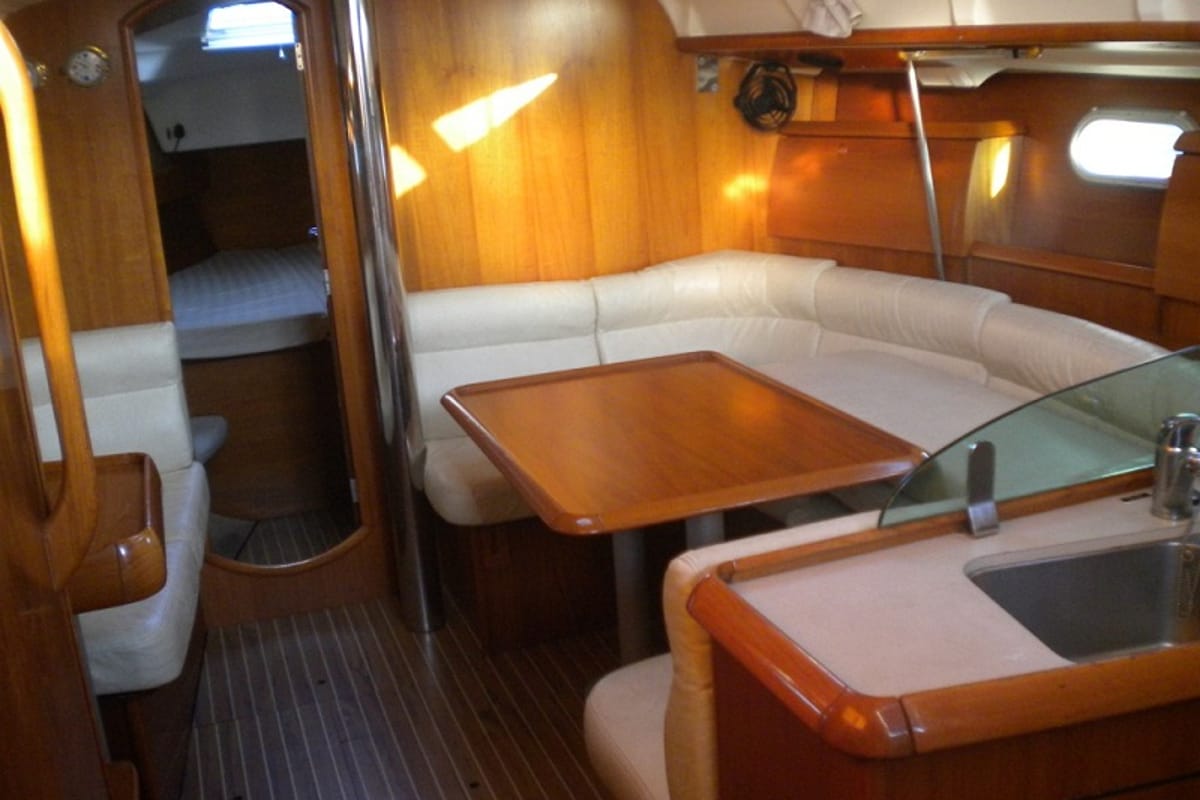 Salon of Panic, a Jeanneau Sun Odyssey 40 sailboat at Athens, Marina Delta Kallithea, Greece