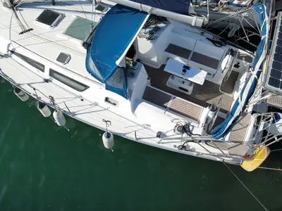 Salon of Panic, a Jeanneau Sun Odyssey 40 sailboat at Athens, Marina Delta Kallithea, Greece
