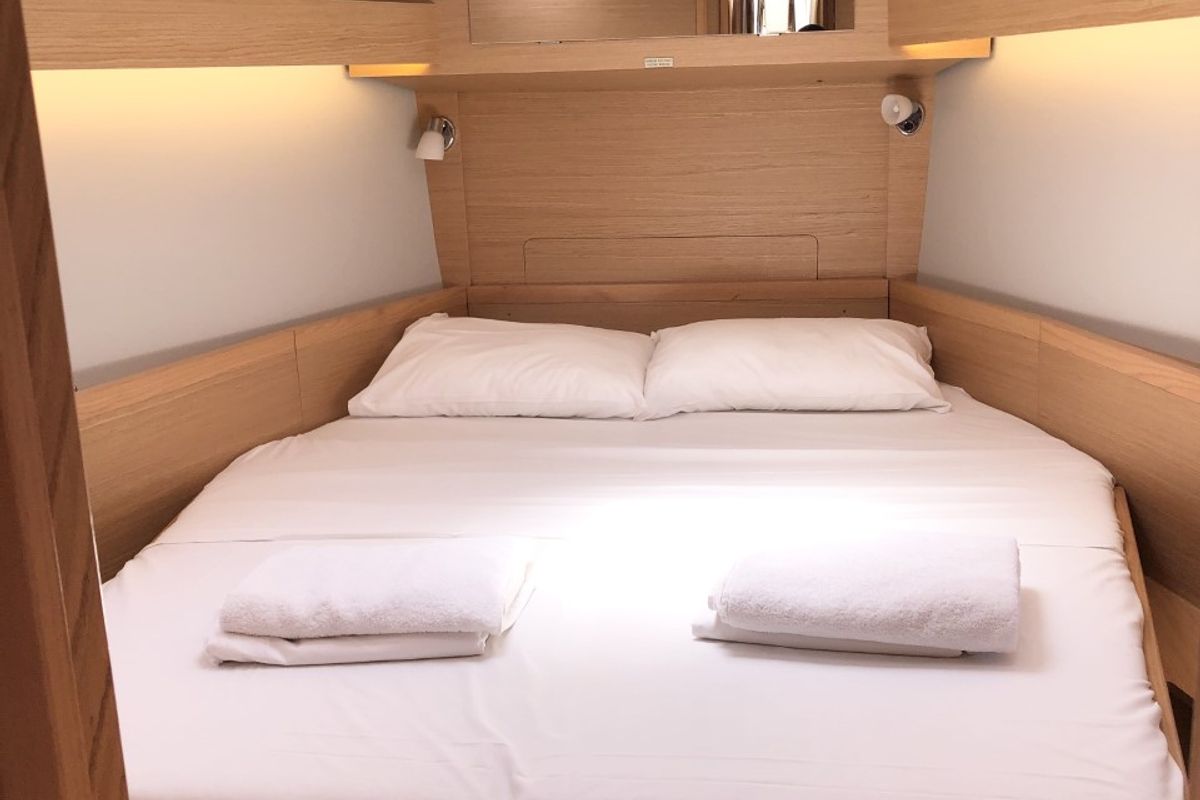 Cabin on Nikolas-Aegeas, a Dufour 430 sailboat at Kos, Greece