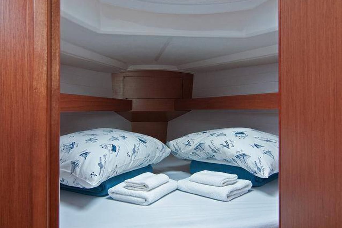 Cabin on Adria Breeze, a Bavaria Cruiser 33 sailboat at Split, Croatia