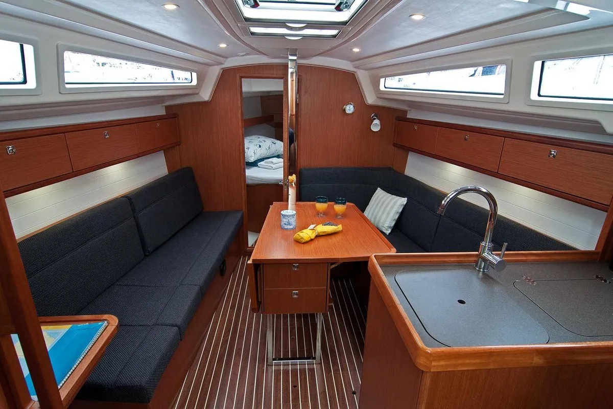 Salon of Adria Breeze, a Bavaria Cruiser 33 sailboat at Split, Croatia