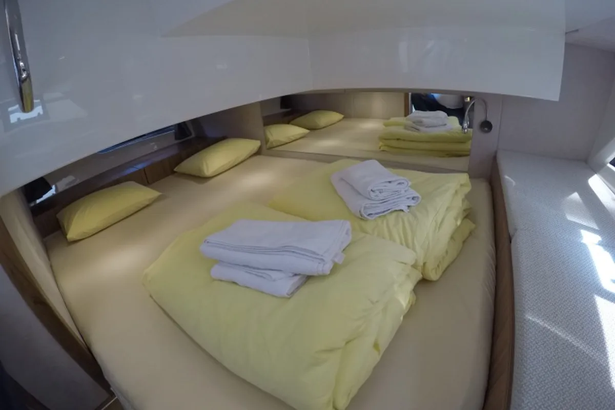Cabin on Malinkonija, a Marex 330 Scandinavia yacht at Grad Šibenik, Croatia