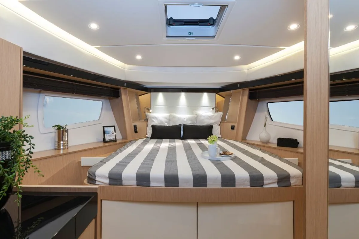 Cabin on Zanngi, a Bavaria Virtess 420 Fly yacht at Podstrana - Miljevac, Croatia