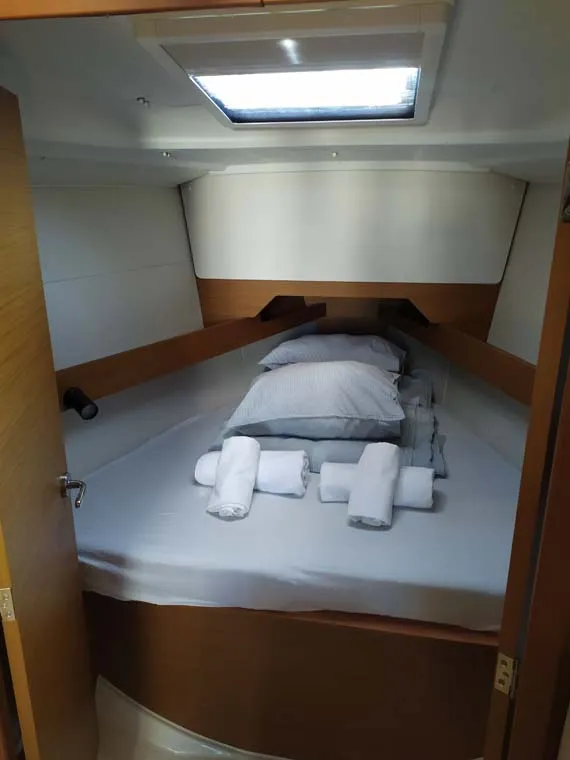 Cabin on True Elli, a Jeanneau Sun Odyssey 349 sailboat at Grad Trogir, Croatia