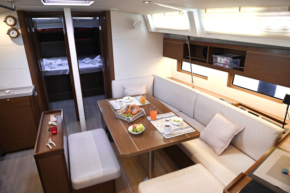 Salon of Andiamo, a Beneteau Oceanis 46.1 sailboat at Sami Municipal Unit, Greece