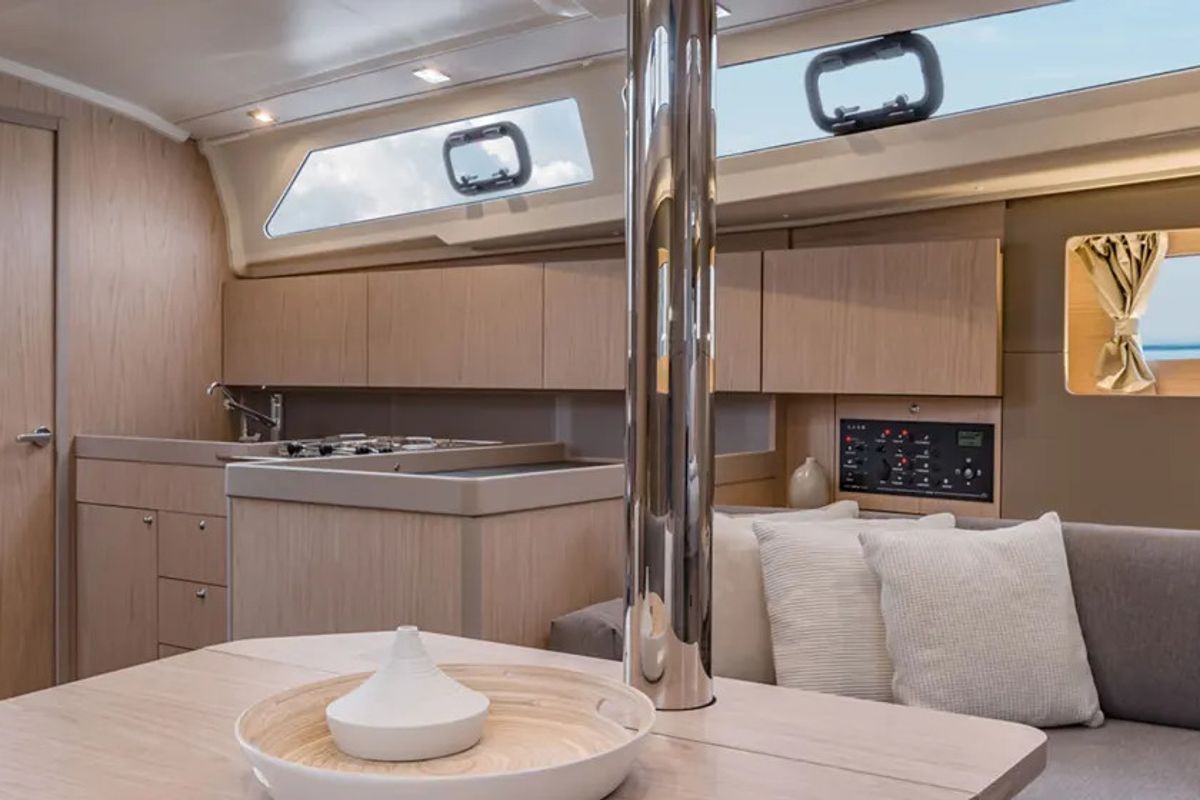 Galley of Sunsail 41.1 Classic, a Beneteau Oceanis 411 sailboat at Tonnarella, Italy