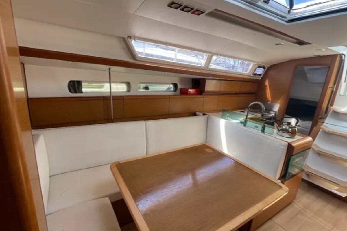 Salon of Blueberry, a Jeanneau Sun Odyssey 419 sailboat at Parikia, Greece