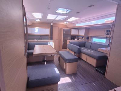 Salon of Premium +, a Dufour 530 sailboat at Rosignano Solvay, Italy