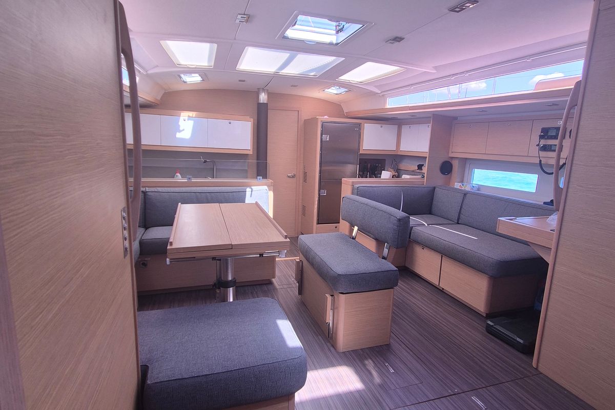 Salon of Premium +, a Dufour 530 sailboat at Rosignano Solvay, Italy