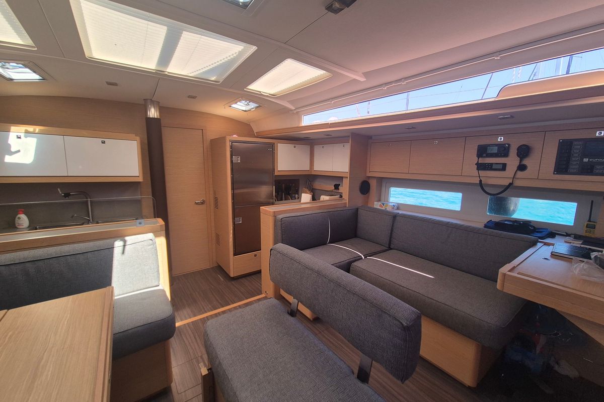 Salon of Premium +, a Dufour 530 sailboat at Rosignano Solvay, Italy