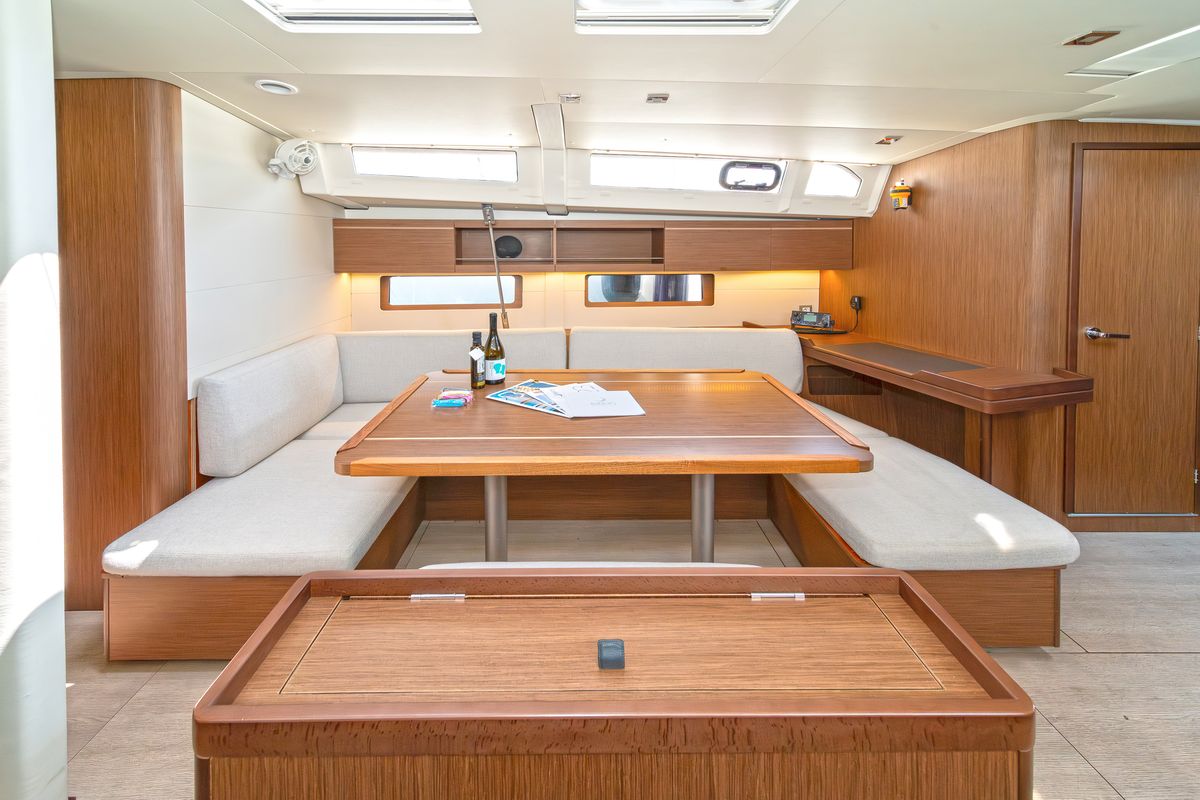 Salon of Joanna, a Beneteau Oceanis 46.1 sailboat at Volos Municipality, Greece