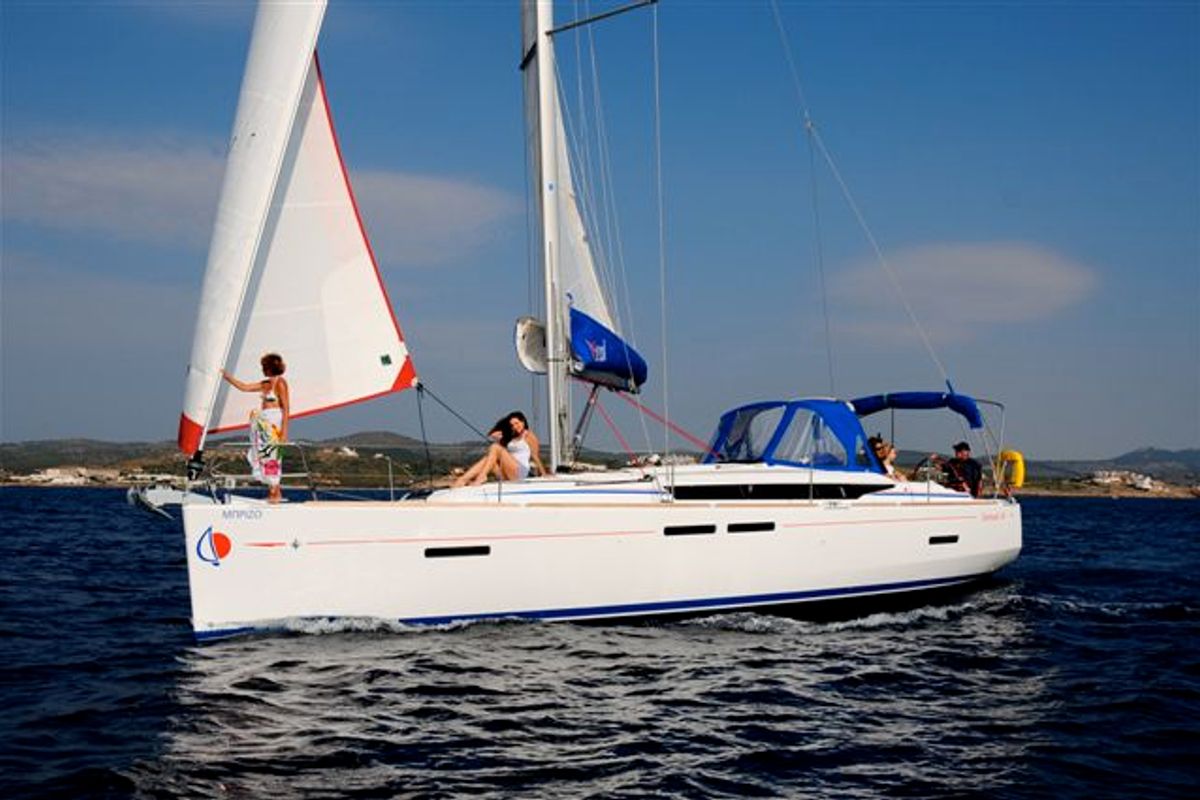 Exterior view of Sunsail 41.1 Classic, a Beneteau Oceanis 411 sailboat at Procida, Italy