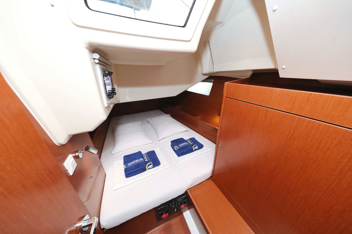 Cabin on Dream Course, a Beneteau Oceanis 41.1 sailboat at Grad Vodice, Croatia