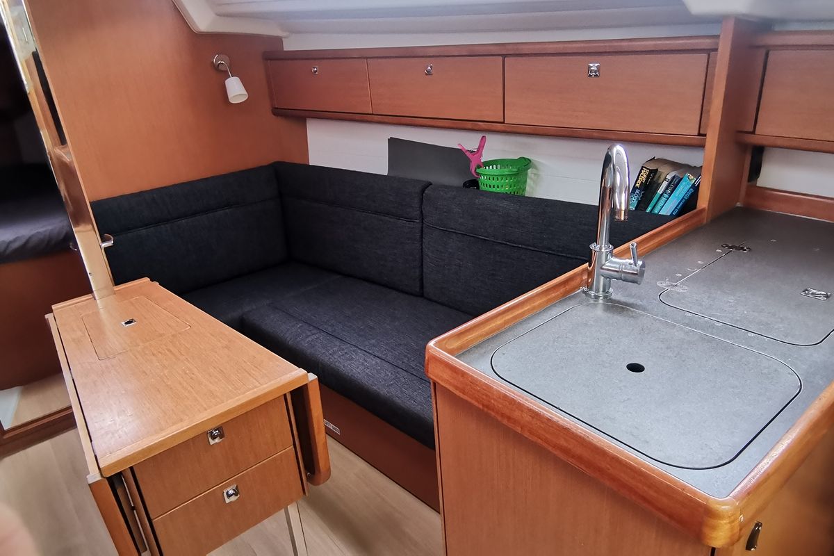 Salon of S/Y Alkyoni, a Bavaria Cruiser 33 sailboat at Preveza, Greece