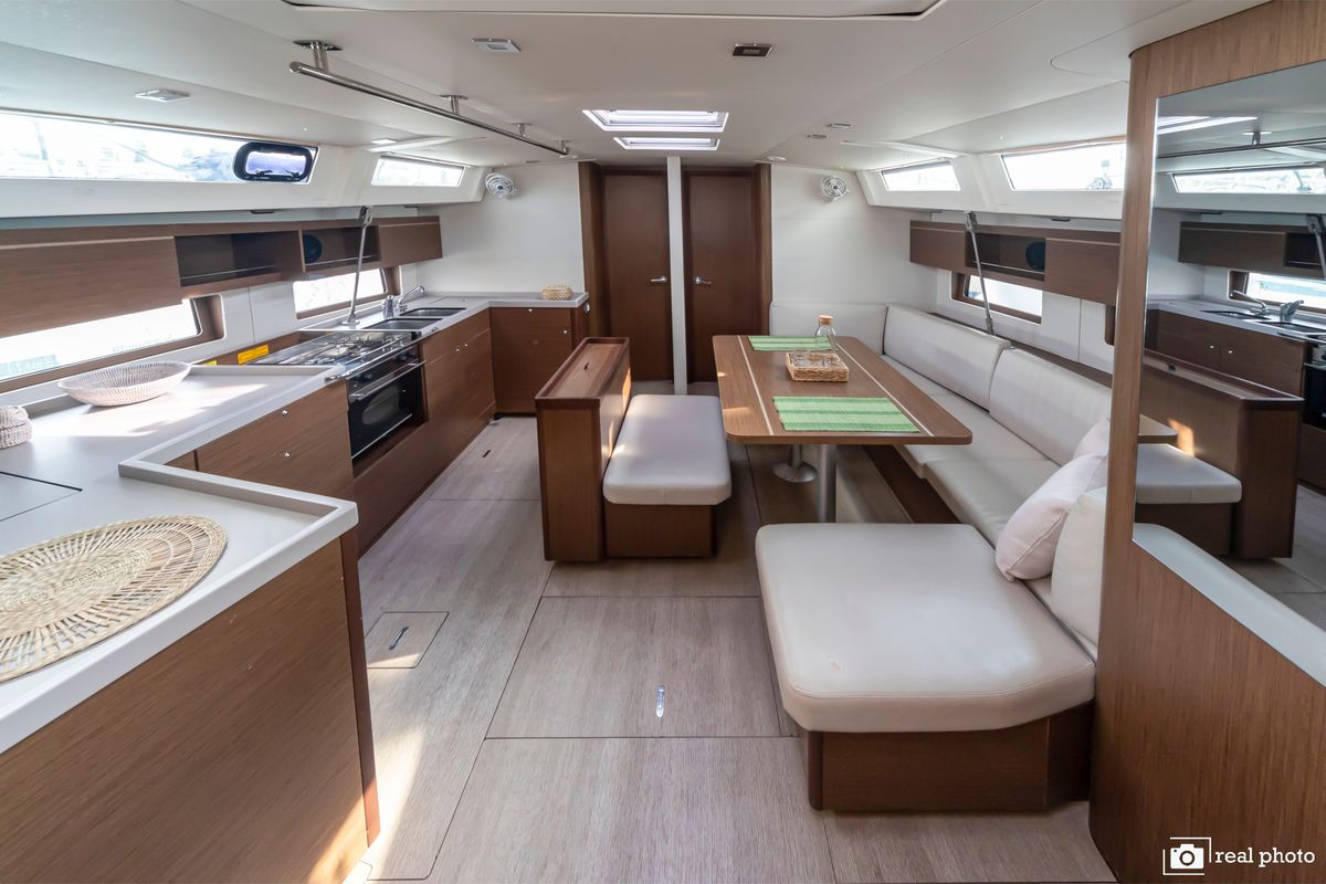 Salon of Emma, a Beneteau Oceanis 46.1 sailboat at Puntone di Scarlino, Italy