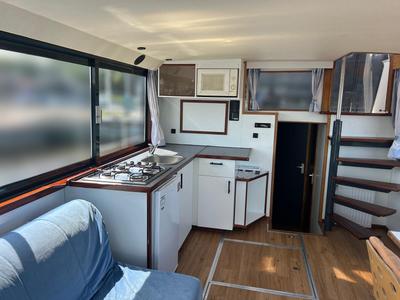 Galley of Queen, a De Drait Safari Houseboat 1050 motorboat at Drachten, Netherlands
