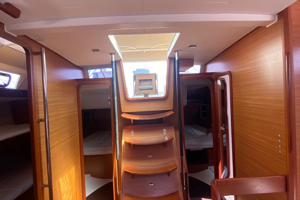 Salon of Moscow Mule, a Dufour 520 GL sailboat at Milazzo, Italy