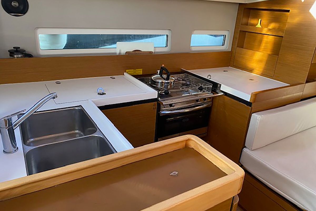 Galley of SARAVAH, a Jeanneau Sun Odyssey 410 sailboat at La Favière, France