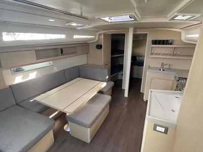 Salon of Star of the Seas, a Beneteau Oceanis 40.1 sailboat at Felanitx, Spain