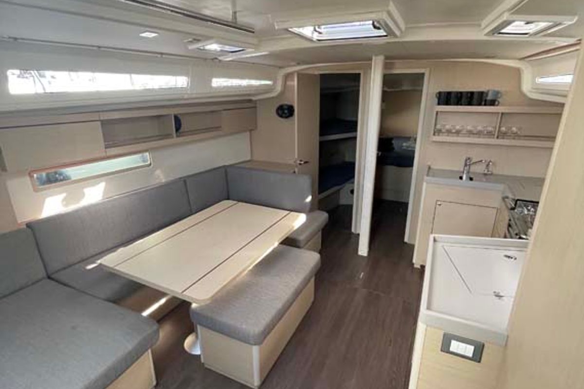 Salon of Star of the Seas, a Beneteau Oceanis 40.1 sailboat at Felanitx, Spain