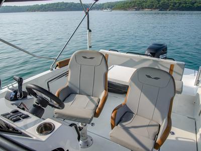 Cockpit of Beneteau Flyer 8, a Beneteau Flyer 8 SUNdeck motorboat at Grad Pula, Croatia